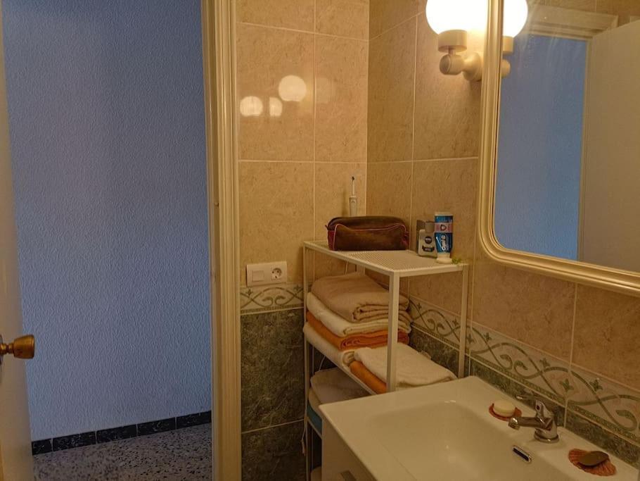 Al Lado De Barcos Y Gran Playa. Apartment Санта Пола Екстериор снимка